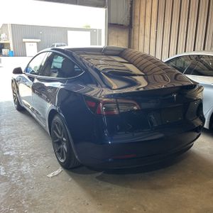 TESLA MODEL 3 BASE - 4