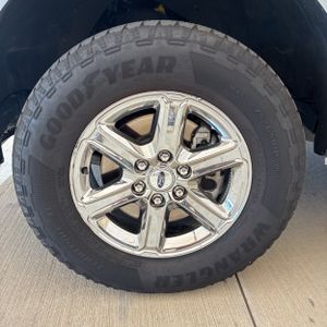 صورة مصغرة 16 لـ 2025 FORD F-150 XLT