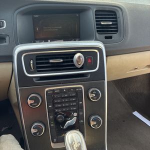2013 Volvo S60 T5 thumbnail 37