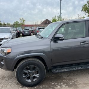 TOYOTA 4RUNNER - 2