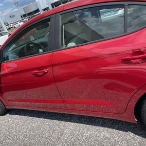 HYUNDAI ELANTRA SE - 4