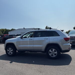2011 JEEP GRAND CHEROKEE LAREDO photo 3