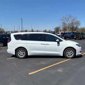 CHRYSLER VOYAGER LX - 10