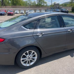 FORD FUSION SE - 9