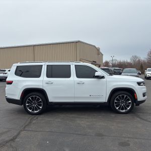JEEP WAGONEER SERIES III - 10