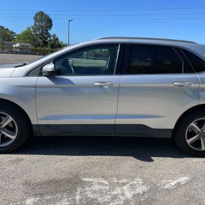 FORD EDGE SEL - 4