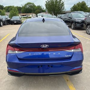 HYUNDAI ELANTRA HYBRID LIMITED - 6