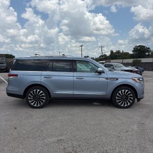 2024 Lincoln NAVIGATOR BLACK LABEL 照片 10