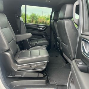 2024 Chevrolet SUBURBAN LT photo 35