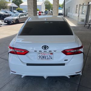 2020 Toyota CAMRY SE photo 7