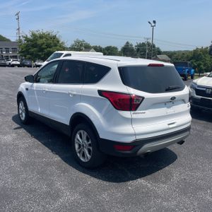 2019 FORD ESCAPE SE — фото 4