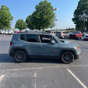 JEEP RENEGADE LATITUDE 75TH ANNIVERSARY - 10