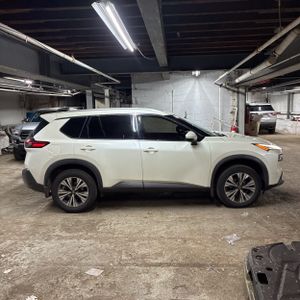 NISSAN ROGUE SV - 10