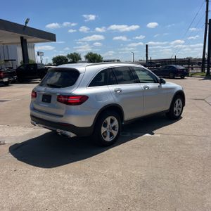 MERCEDES-BENZ GLC - 7