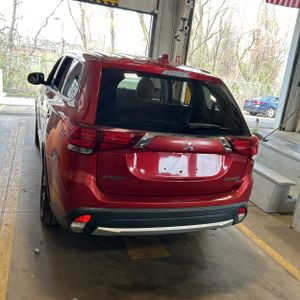 MITSUBISHI OUTLANDER SE - 7