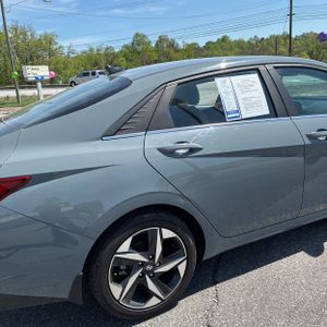 HYUNDAI ELANTRA LIMITED - 9