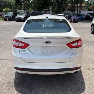 FORD FUSION SE - 7