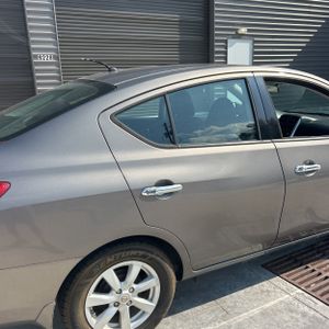 2014 Nissan VERSA SV photo 9