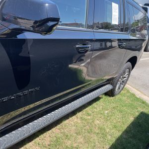 CHEVROLET SUBURBAN Z71 - 4