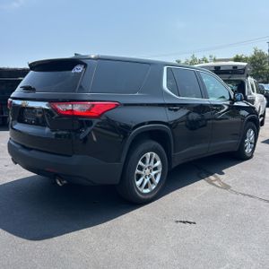 2018 Chevrolet TRAVERSE LS — фото 8