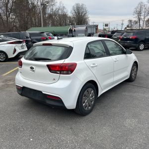 KIA RIO 5-DOOR S - 8