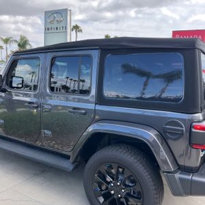 JEEP WRANGLER 4XE UNLIMITED SAHARA 4X4 - 6