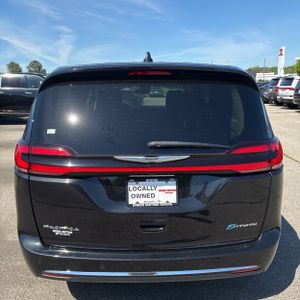 CHRYSLER PACIFICA HYBRID LIMITED - 7