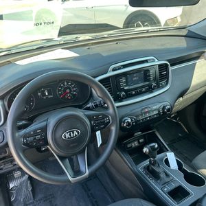 صورة 36 لـ 2018 KIA SORENTO LX V6
