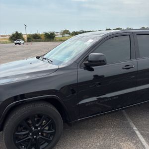صورة 2 لـ 2020 JEEP GRAND CHEROKEE ALTITUDE