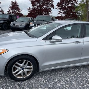 FORD FUSION SE - 2