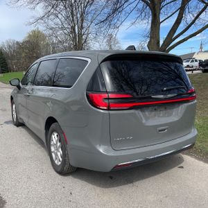 CHRYSLER PACIFICA SELECT - 5