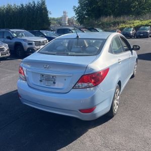 HYUNDAI ACCENT - 8