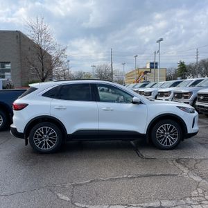 FORD ESCAPE PHEV - 6