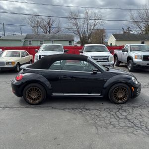 VOLKSWAGEN BEETLE CONVERTIBLE 1.8T S - 10