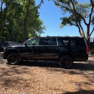 CHEVROLET SUBURBAN LT - 3