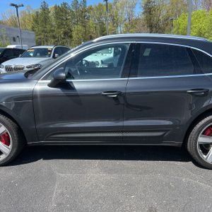 PORSCHE MACAN S - 4