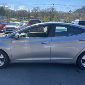 HYUNDAI ELANTRA VALUE EDITION - 4