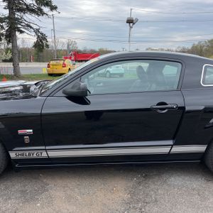 FORD MUSTANG GT DELUXE - 4