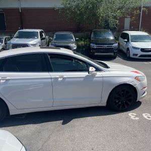 FORD FUSION TITANIUM - 10