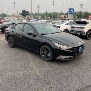 2023 Hyundai ELANTRA SEL — миниатюра 13
