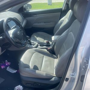 صورة مصغرة 32 لـ 2017 Hyundai ELANTRA LIMITED