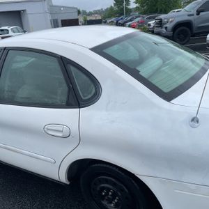 FORD TAURUS SE - 6