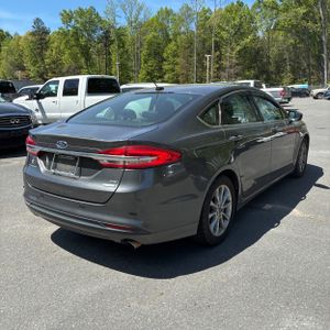 FORD FUSION SE - 7