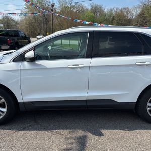 FORD EDGE SEL - 4