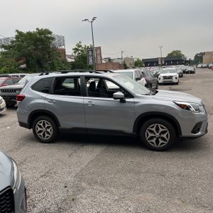 صورة 10 لـ 2022 Subaru FORESTER PREMIUM