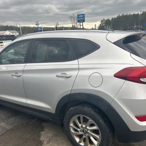 HYUNDAI TUCSON SE - 6