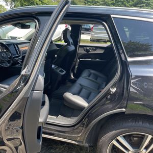2019 Volvo XC60 MOMENTUM thumbnail 34