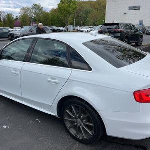AUDI A4 2.0T PREMIUM - 6