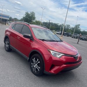 2017 Toyota RAV4 LE — миниатюра 12