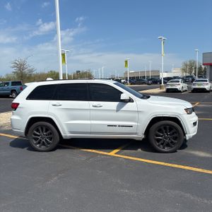 JEEP GRAND CHEROKEE - 10